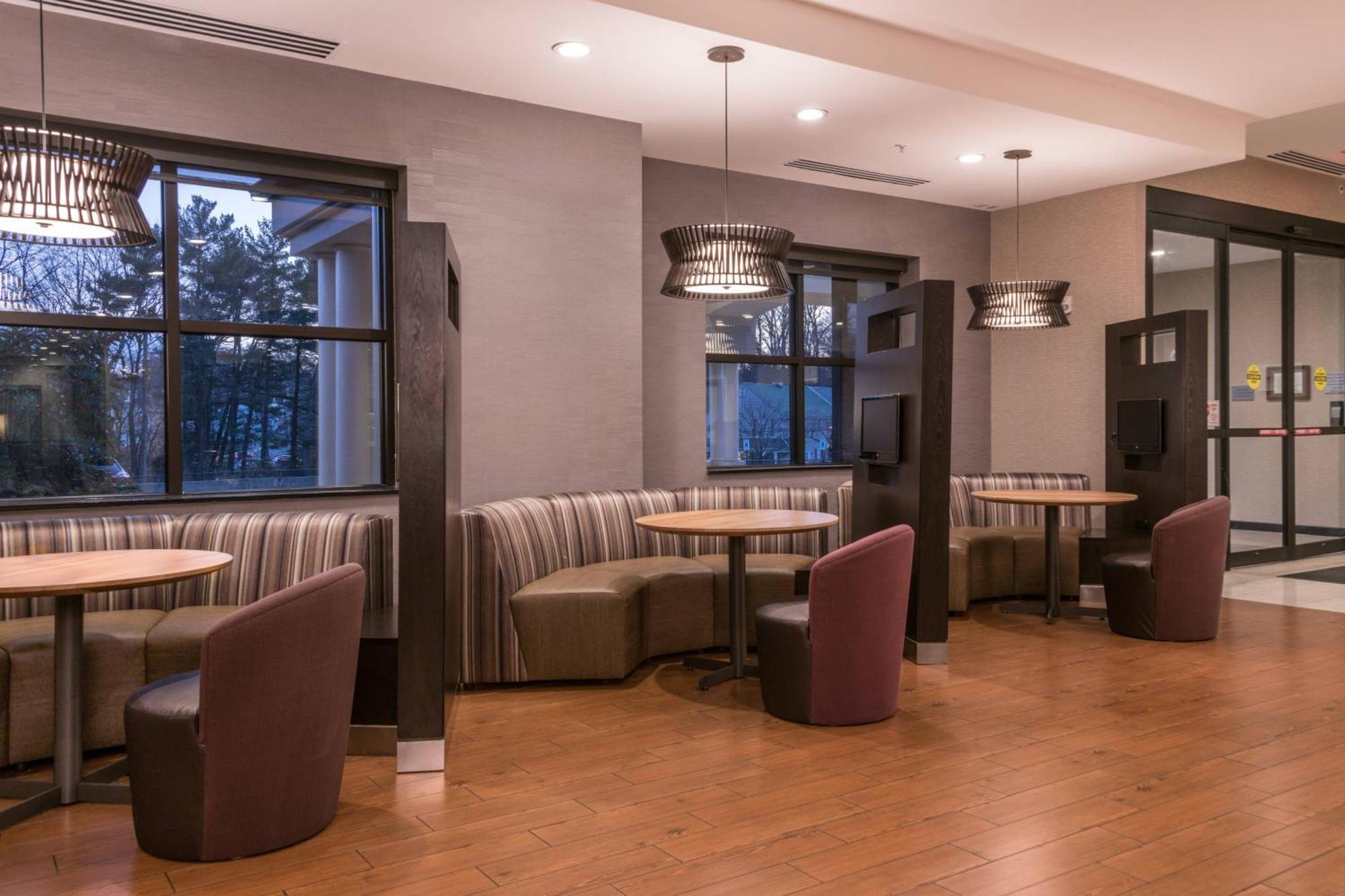 Courtyard By Marriott Newark-University Of Delaware Exteriör bild