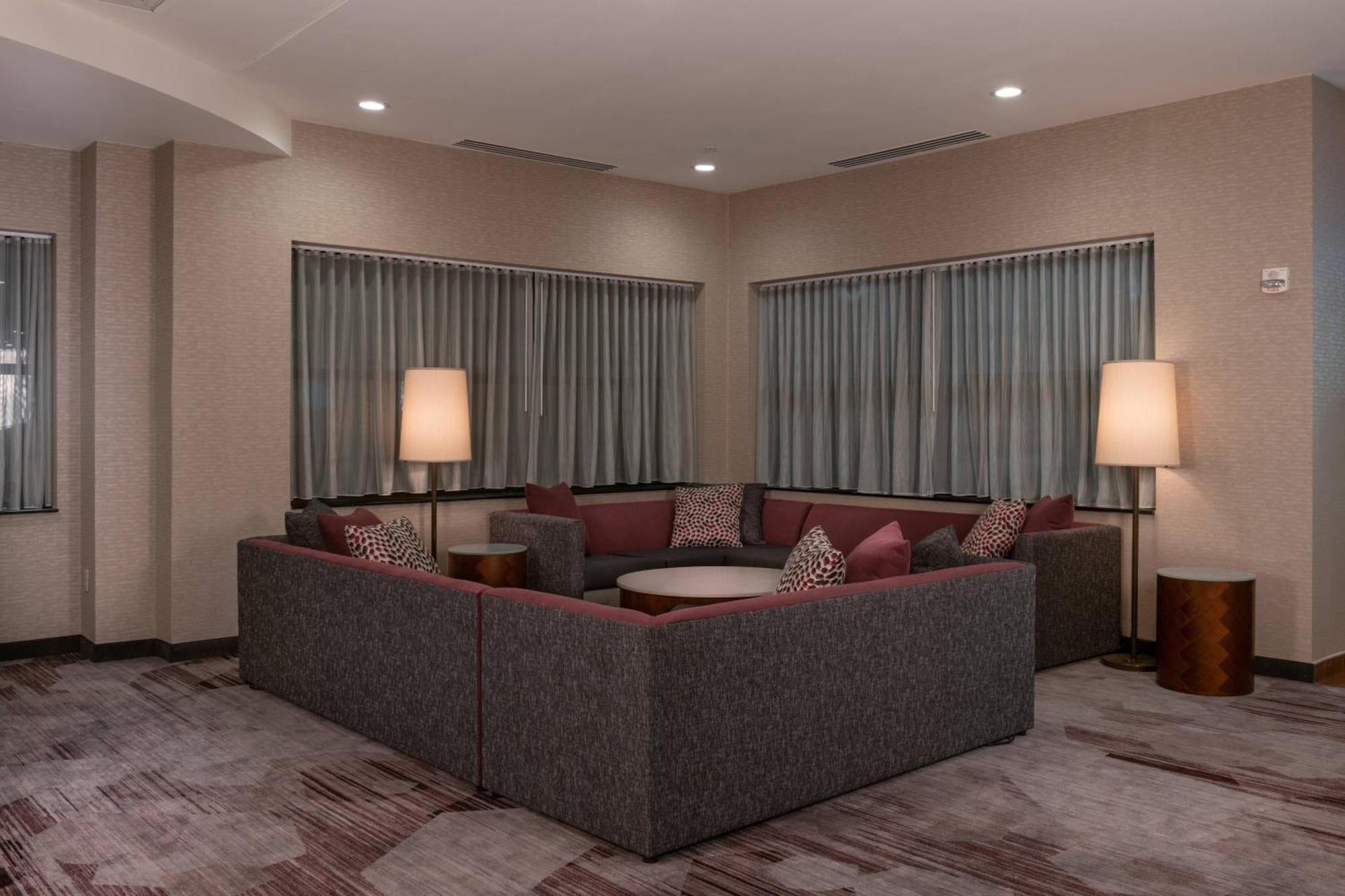 Courtyard By Marriott Newark-University Of Delaware Exteriör bild