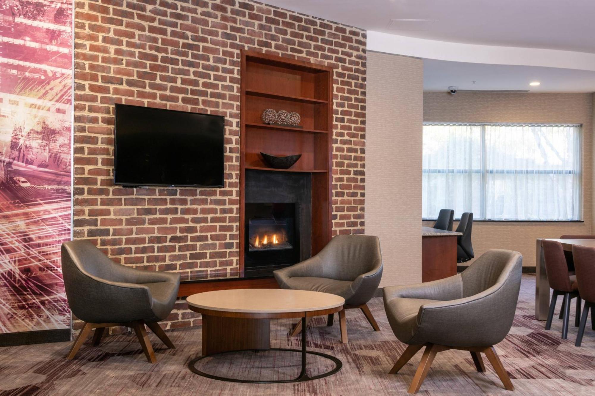 Courtyard By Marriott Newark-University Of Delaware Exteriör bild