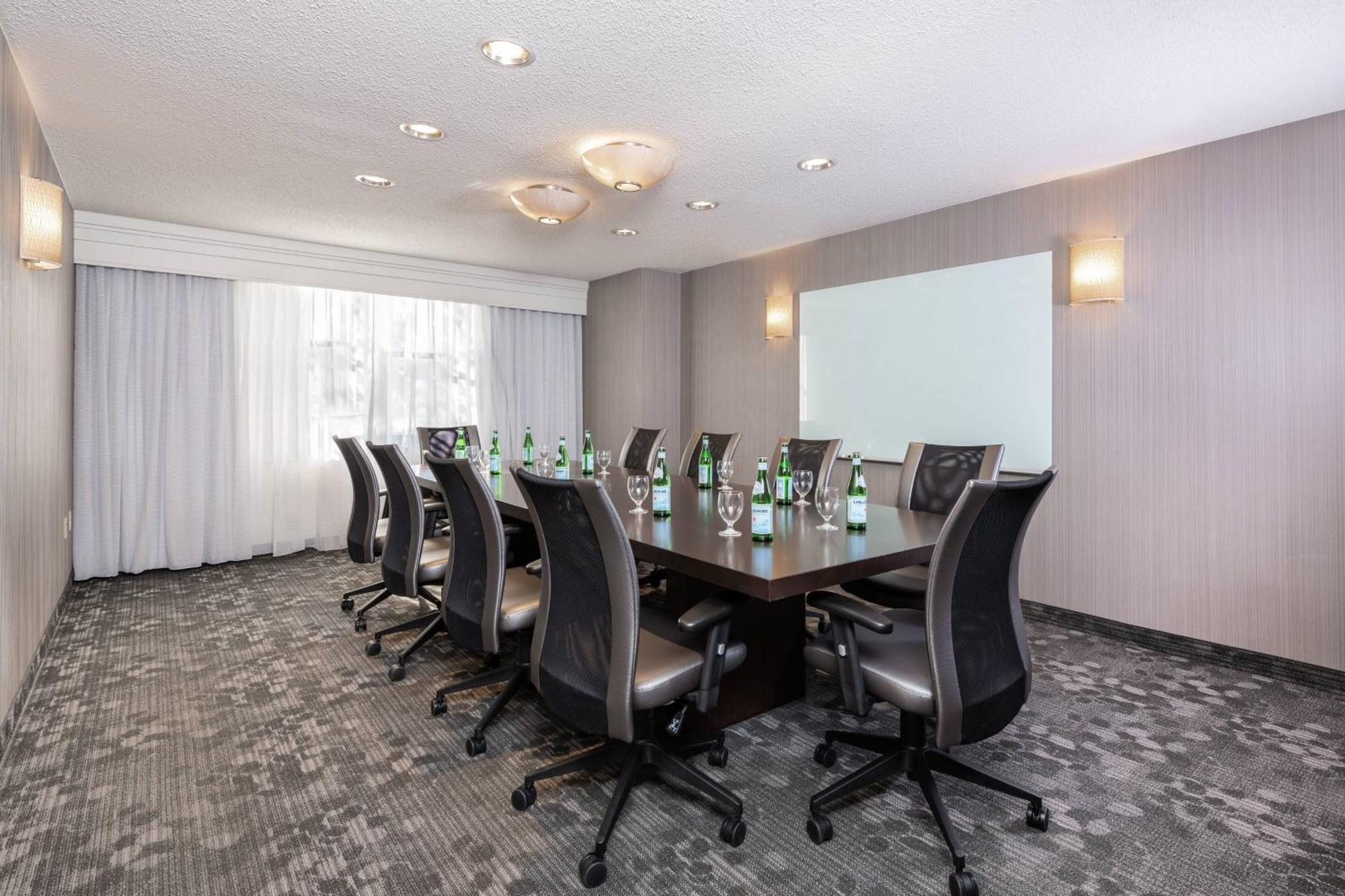 Courtyard By Marriott Newark-University Of Delaware Exteriör bild
