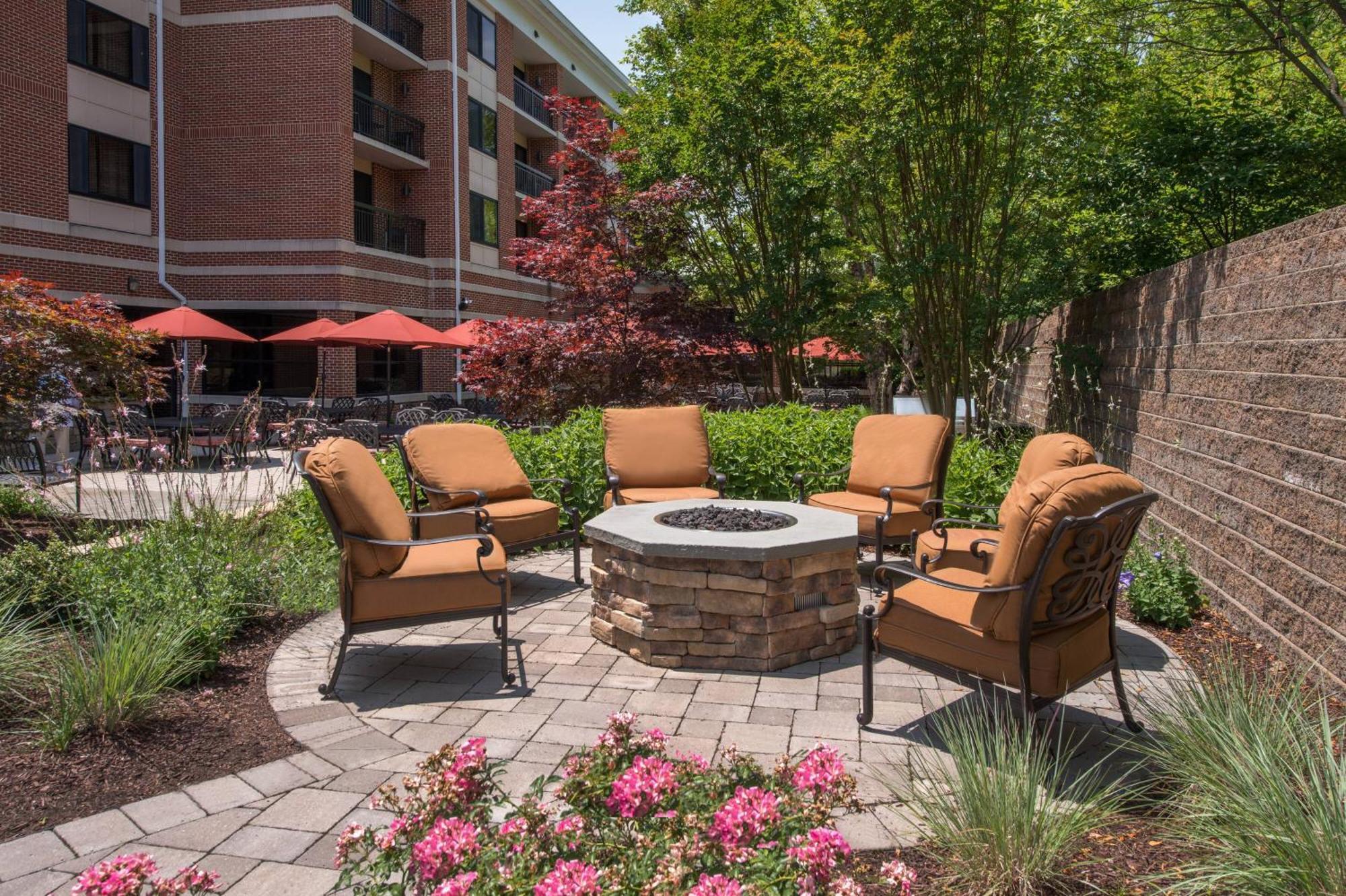 Courtyard By Marriott Newark-University Of Delaware Exteriör bild
