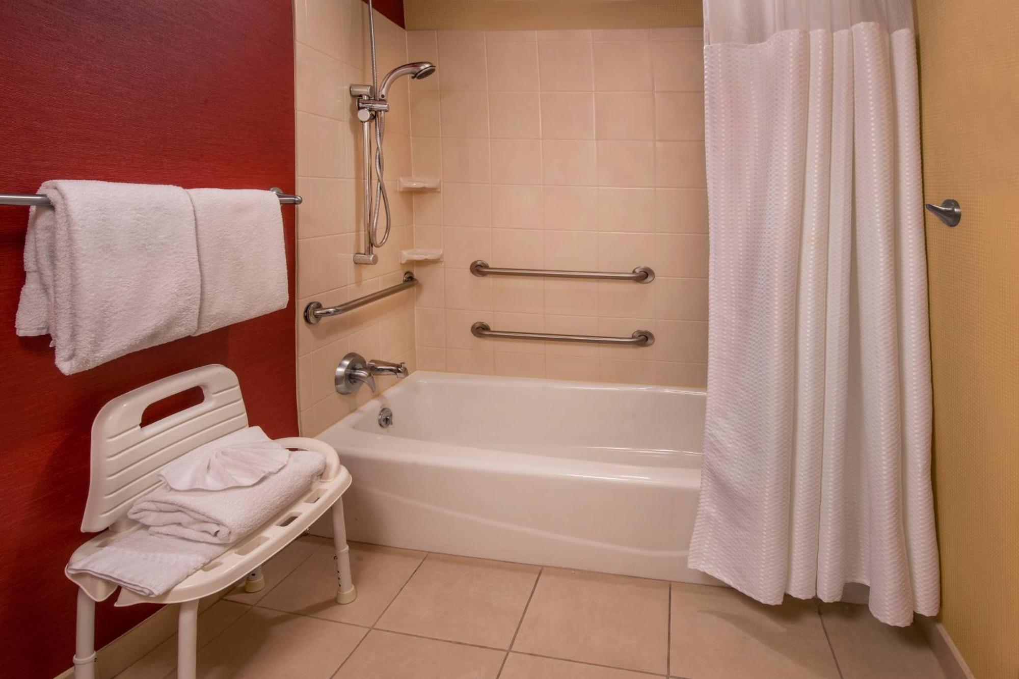 Courtyard By Marriott Newark-University Of Delaware Exteriör bild