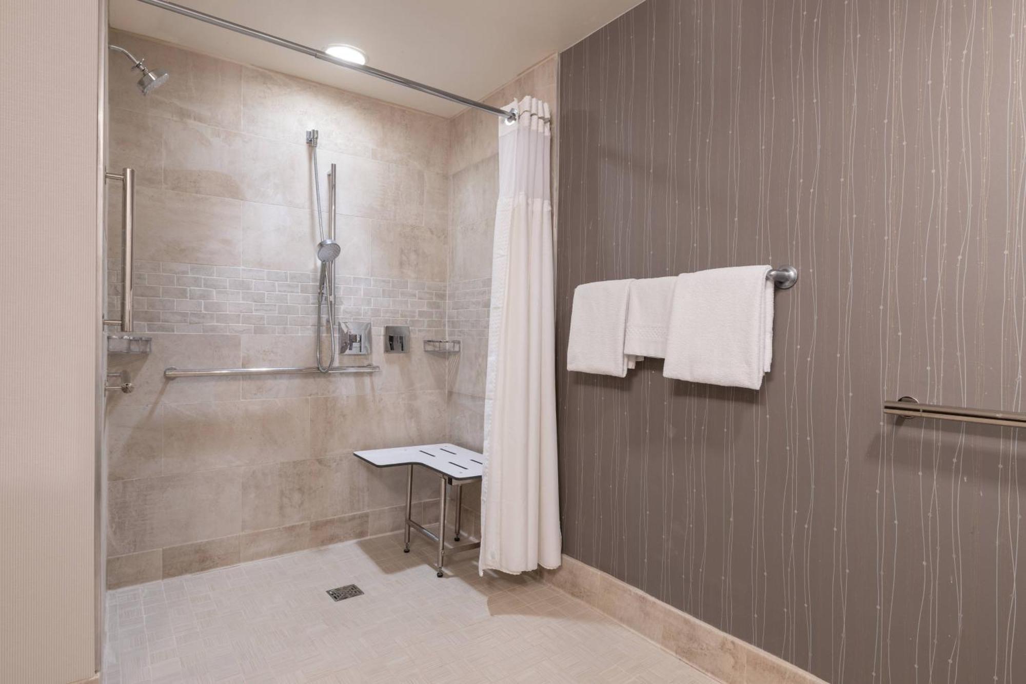 Courtyard By Marriott Newark-University Of Delaware Exteriör bild