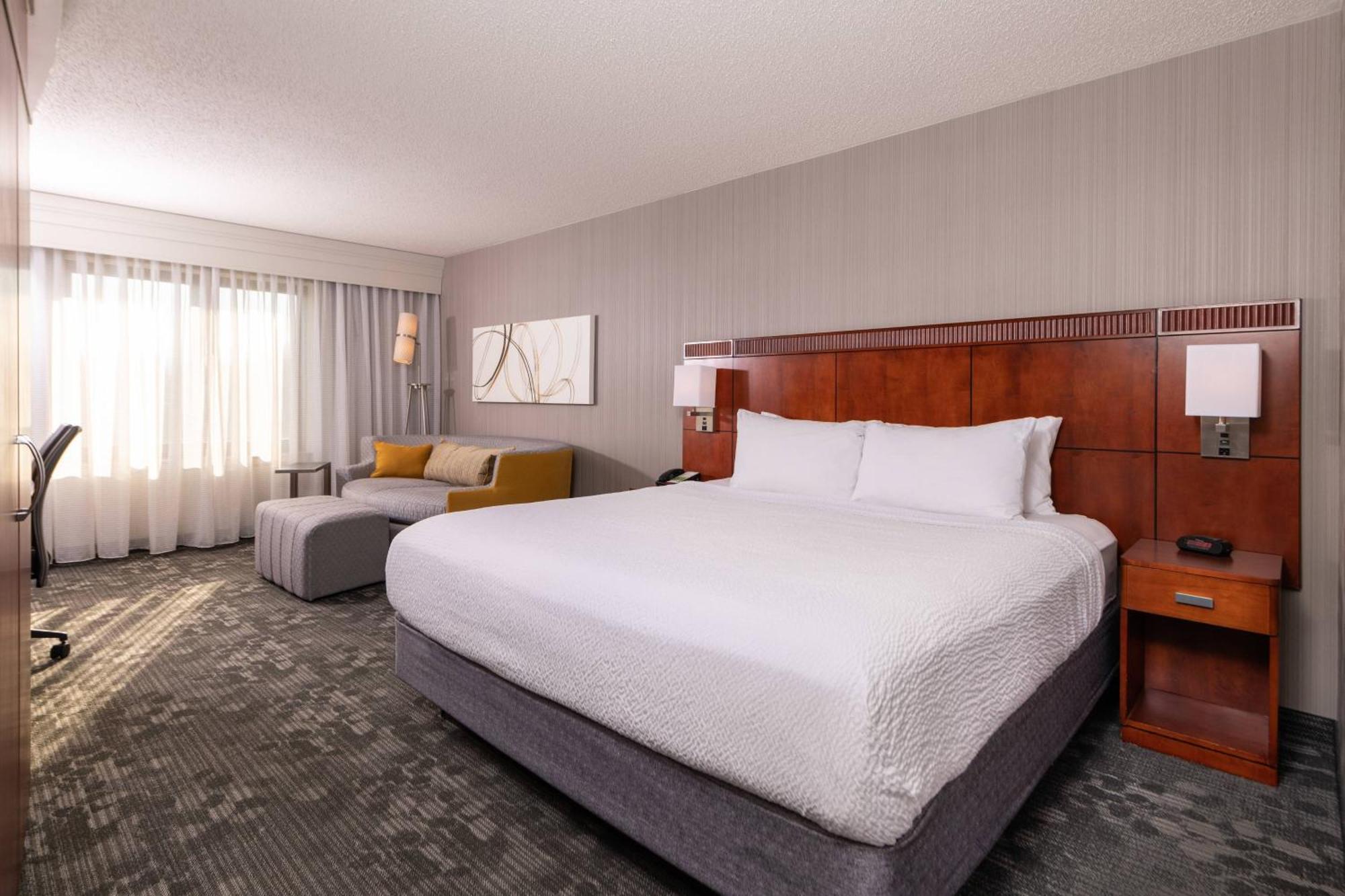 Courtyard By Marriott Newark-University Of Delaware Exteriör bild