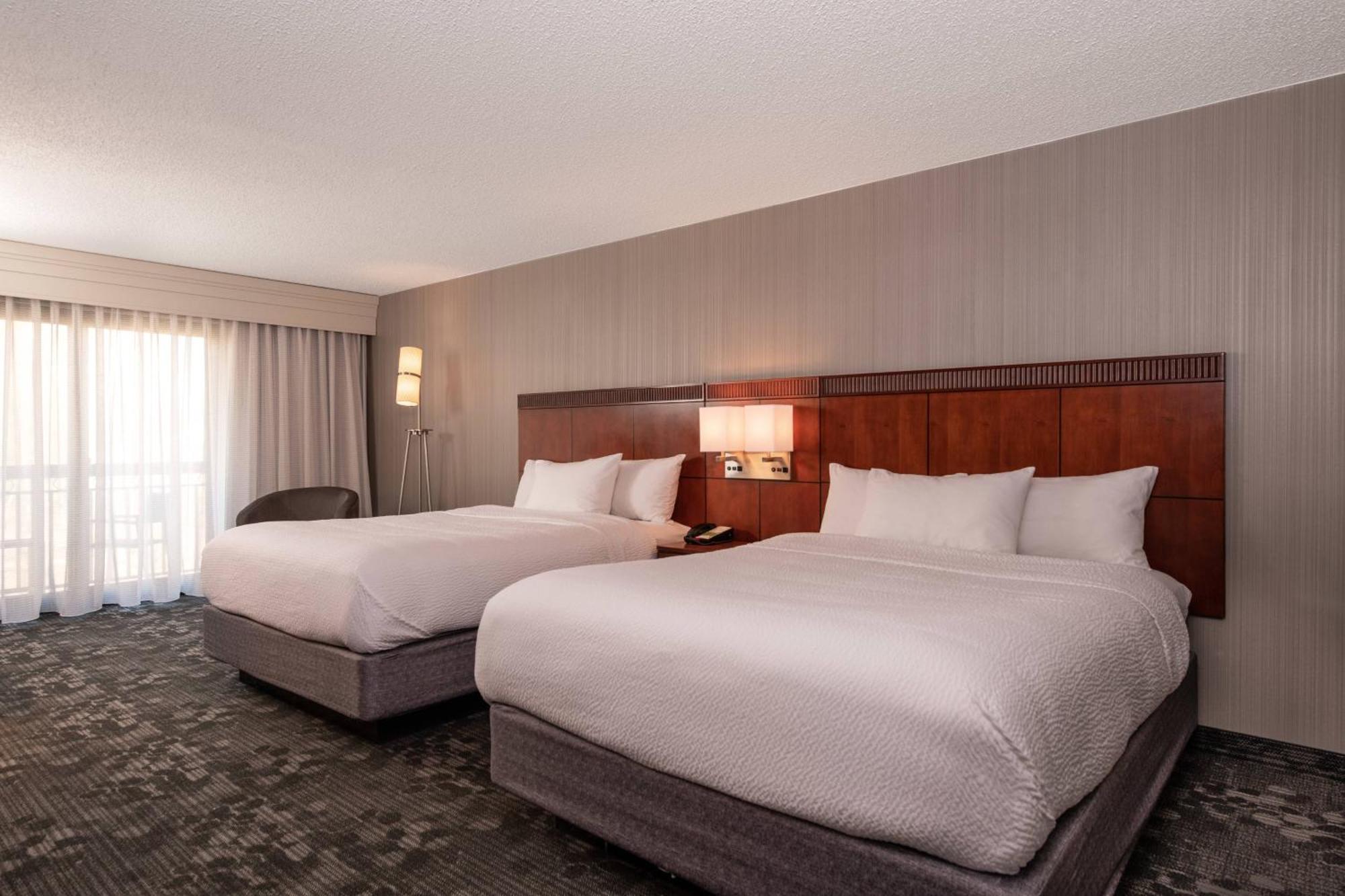 Courtyard By Marriott Newark-University Of Delaware Exteriör bild