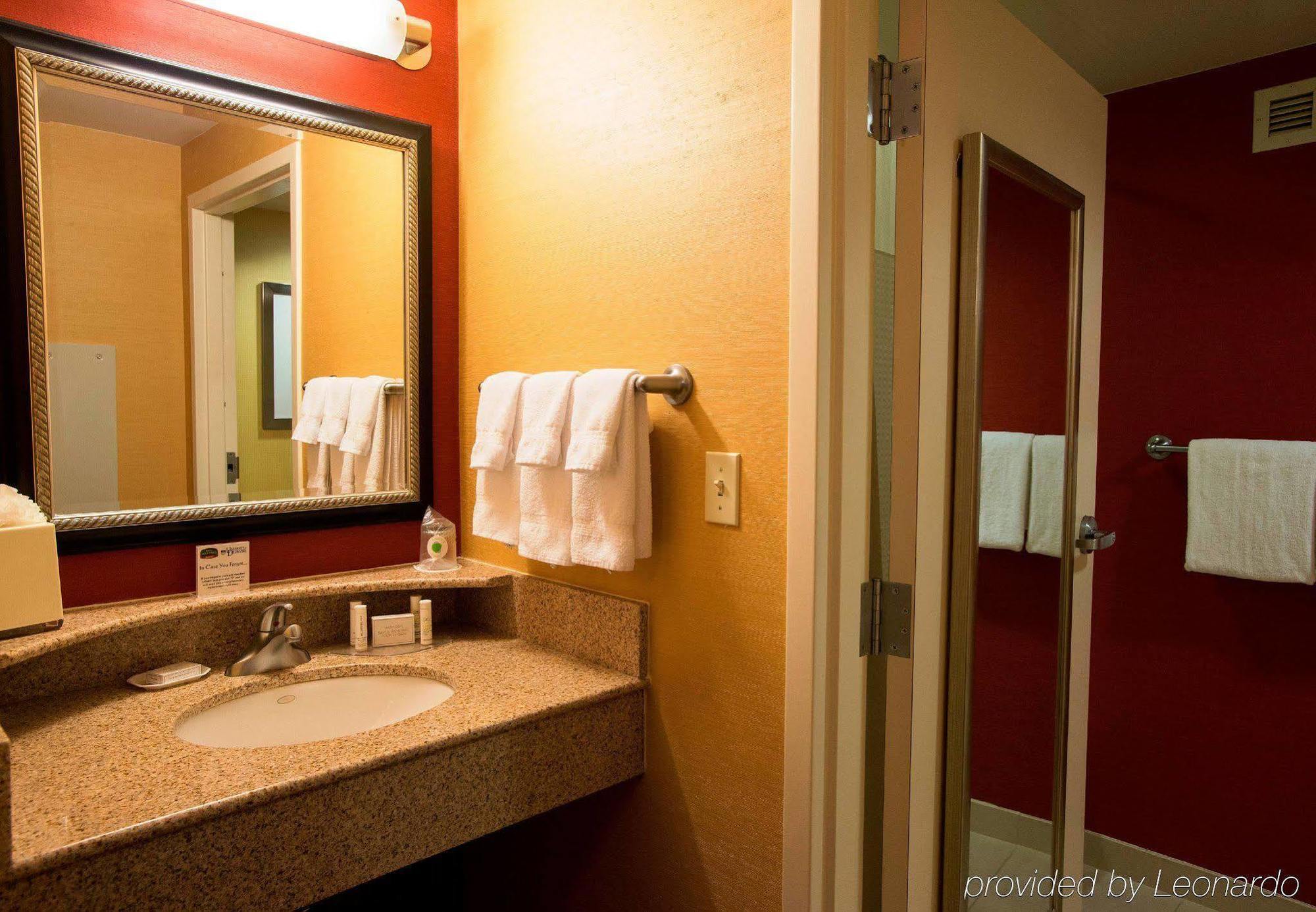 Courtyard By Marriott Newark-University Of Delaware Exteriör bild