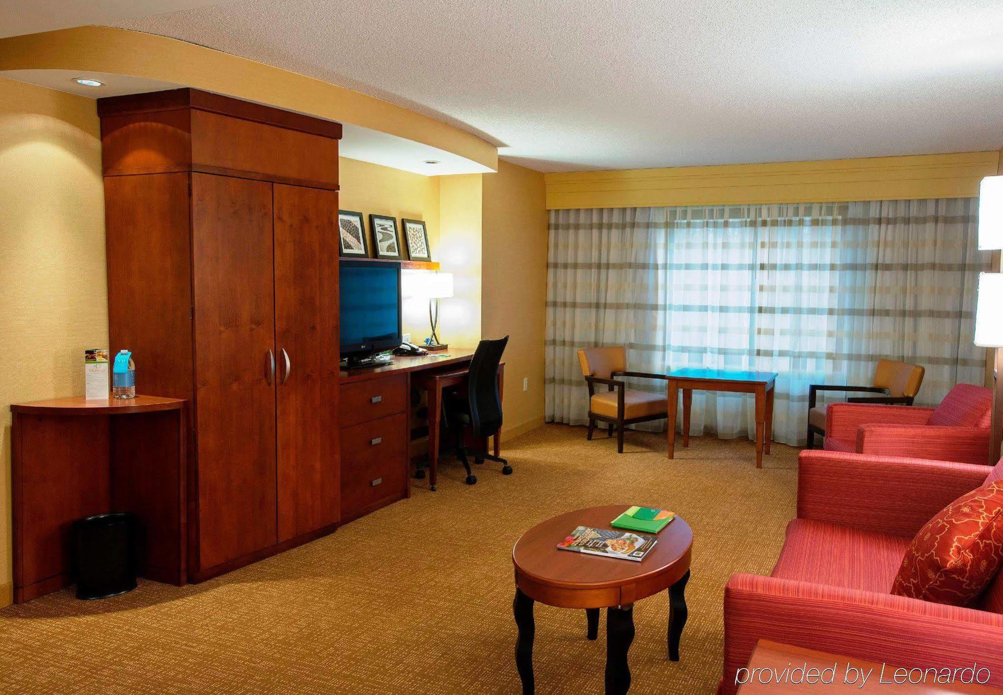 Courtyard By Marriott Newark-University Of Delaware Exteriör bild